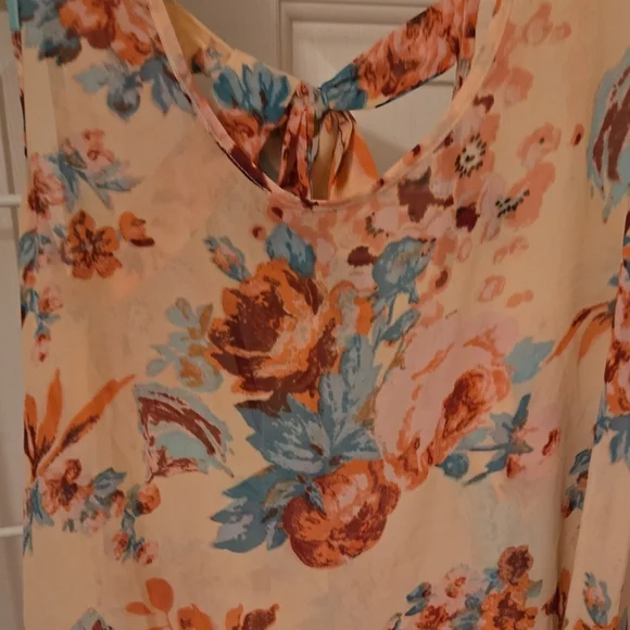 Forever 21 Peach Floral Top - Picture 14 of 15